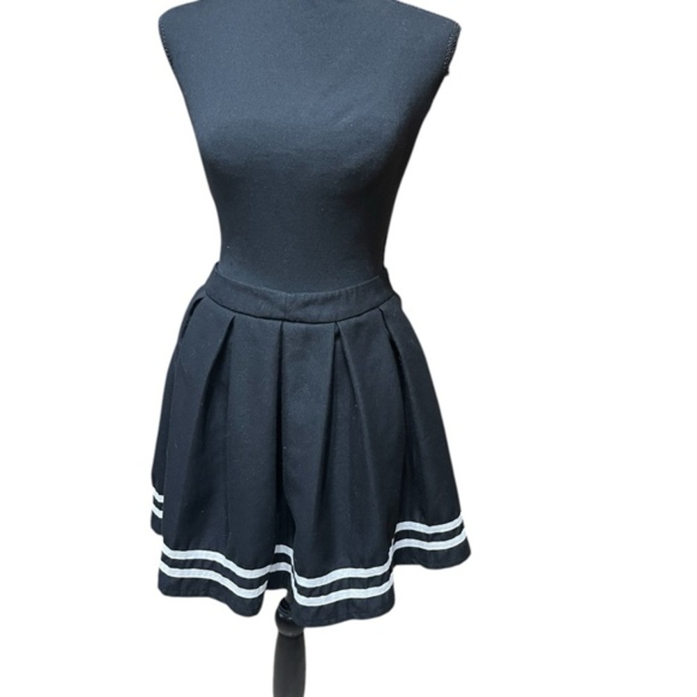 Hot Topic size‎ Med Juniors Womens pleated cheer Mini skirt white striped